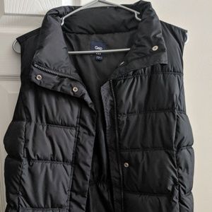 Gap black puffer vest